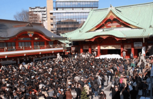 初詣東京おすすめ神社人気ランキング第4位の神田明神の初詣の様子